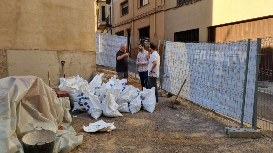 Lalcora Inicia Las Obras De Una Plazoleta En La Calle Peir