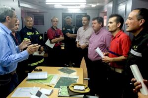 higuet, alcalde de onda, en el centro de coordinación incendio artana