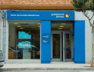 Apertura centro atención al cliente Vila-real de Gas Natural, fachada