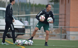 Kiko Ramírez se ha puesto manos a la obra porque hay mucho trabajo que hacer. FOTO: CD CASTELLÓN