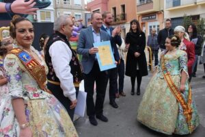 Clavell y Fabra visitan la falla Pensat i Fet