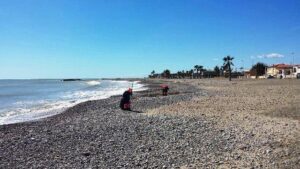 Limpieza playa tras temporal