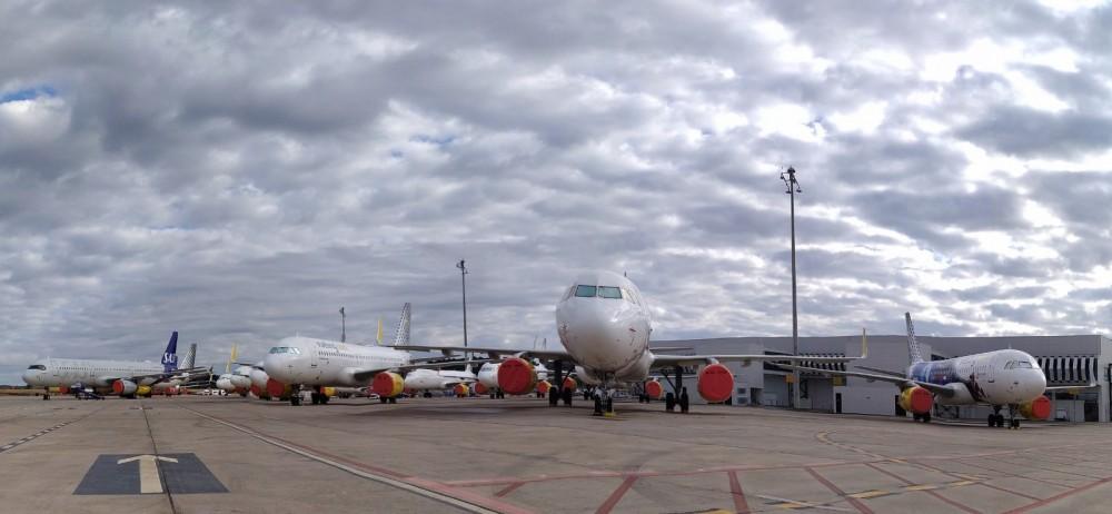 Aviones estacionados en el aeropuerto de Castellón