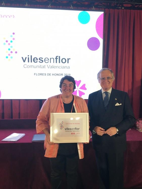 entrega premio Viles en Flor