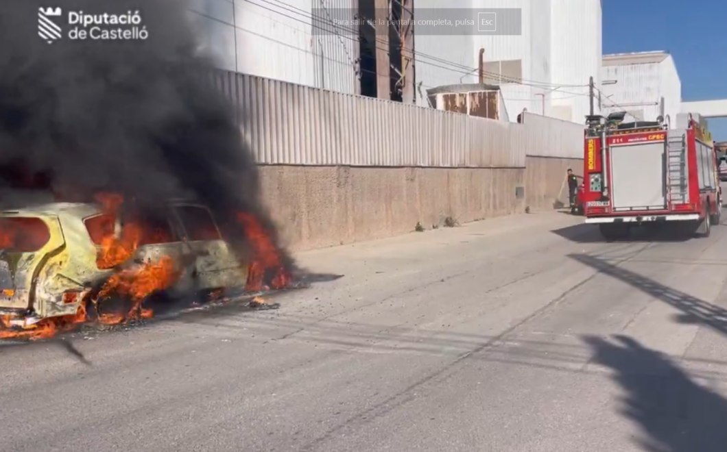 bomberos castellon, sofocar, incendio, vehiculo,