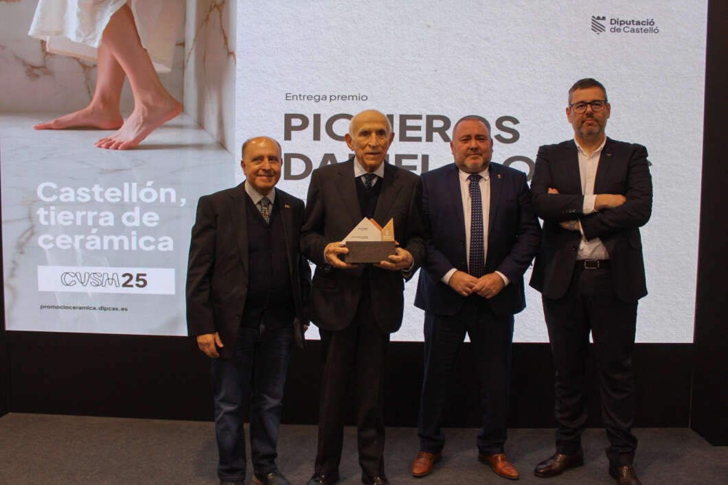 premios pioneros daniel llorens 2025 Carlos Camahort