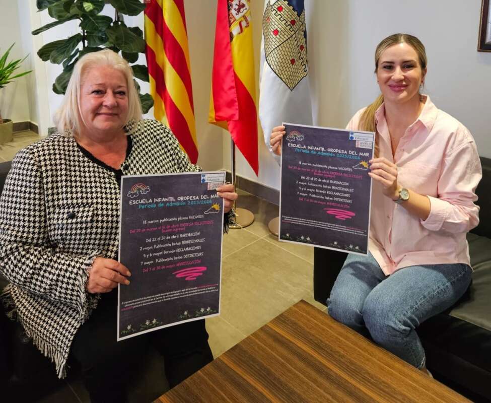 La alcaldesa de Oropesa, Araceli de Moya, y la concejala de Educación, Andrea Iliescu.