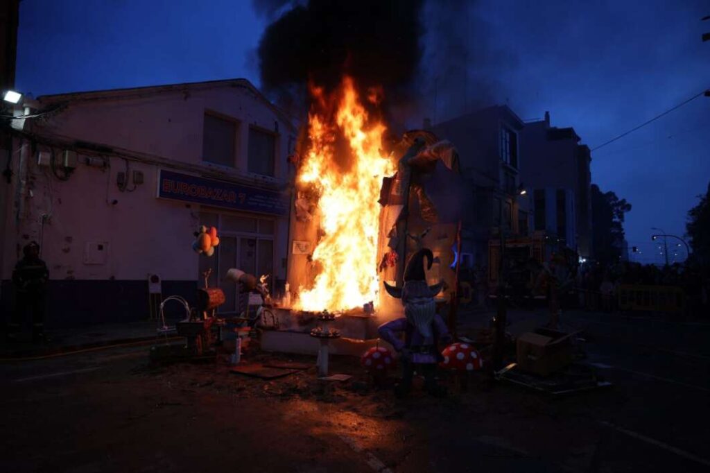 Cremà de les falles de Burriana.