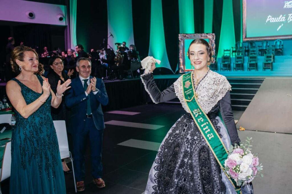 Galanía Reina de las Fiestas Paula Torres 080325