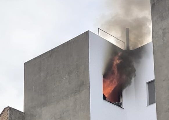 Fallece una mujer en un incendio en un piso en Benicarló