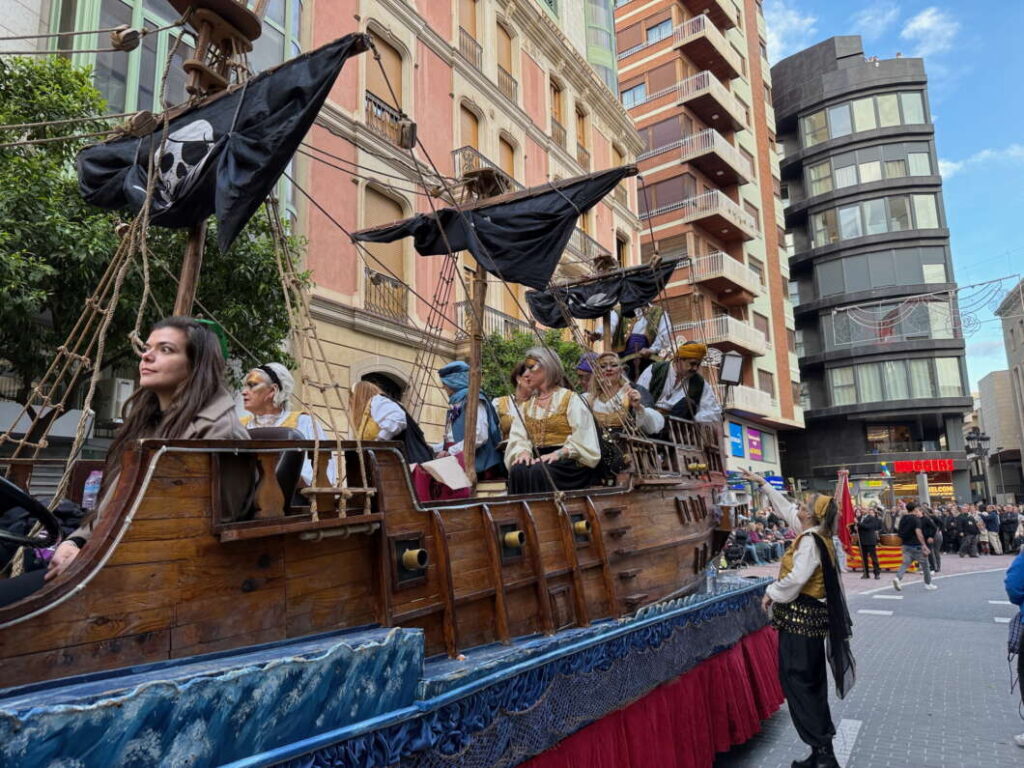 Piratas Colla Bacalao. Historia Fundacional. Pregó. Magdalena 2025